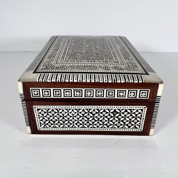 VTG Handcrafted Wooden Trinket Box Inlayed with Mother of Pearl/Abalone 1950's - Picture 8 of 13